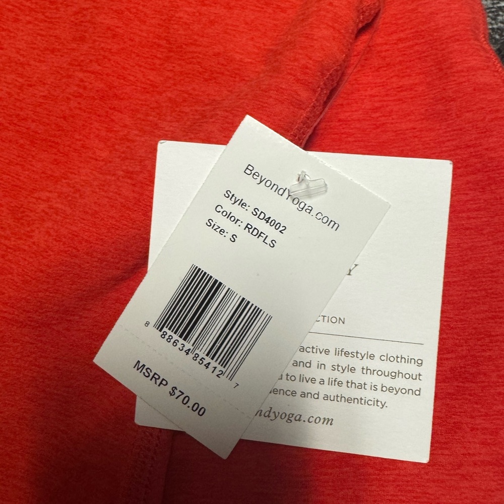 Beyond Yoga Spacedye Step Up Racerback Tank in Red Flower Scarlett NWT RT $70 - Picture 7 of 8